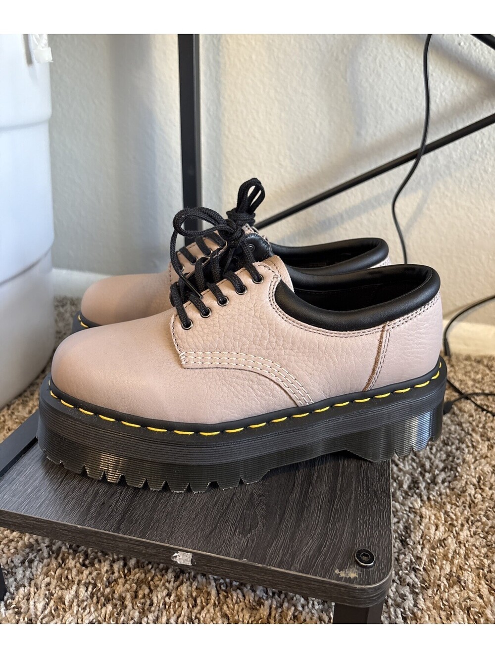 Dr. Martens 8053 Quad Women's Size 8 Taupe Leather Low Top Oxford Shoes Doc